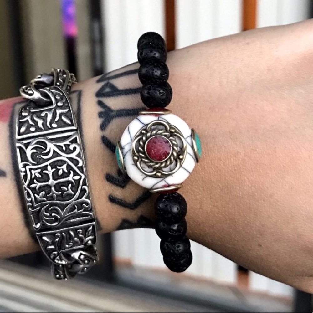Nepal charm lava rock oil diffuser bead bracelet - Picture 2 of 8